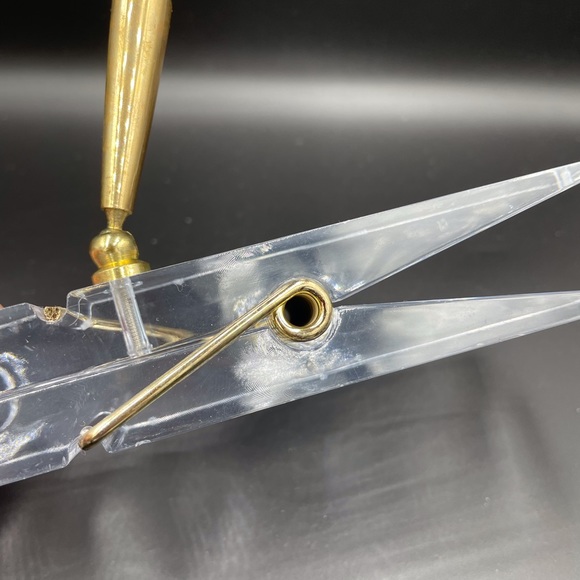 Vintage Plastic/Acrylic Clothespin Pen Note Holder - Picture 8 of 11